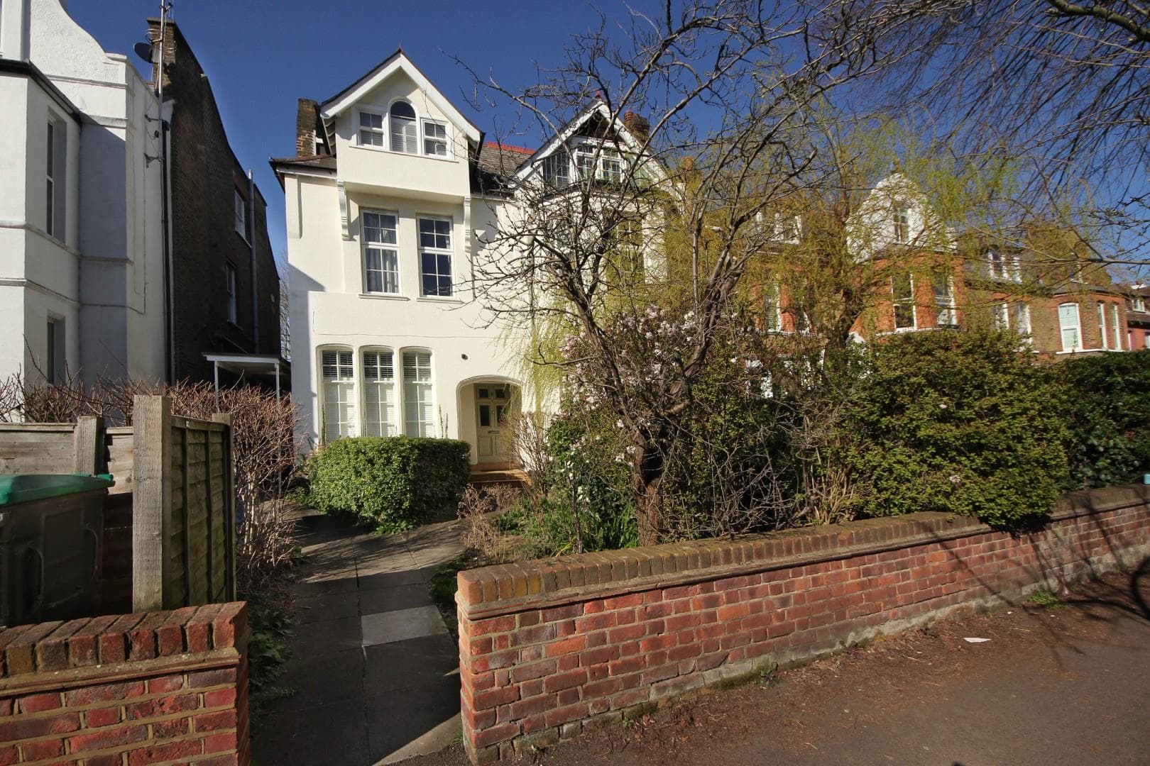 Madeley Road, W5