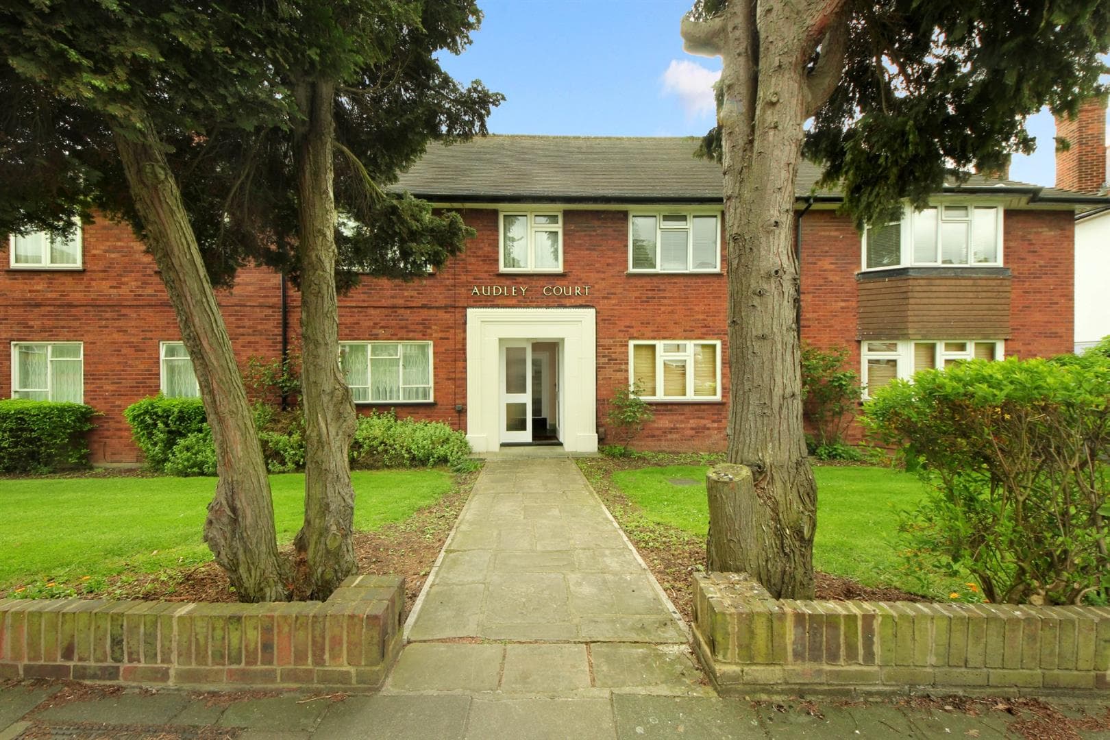 Audley Court, W5