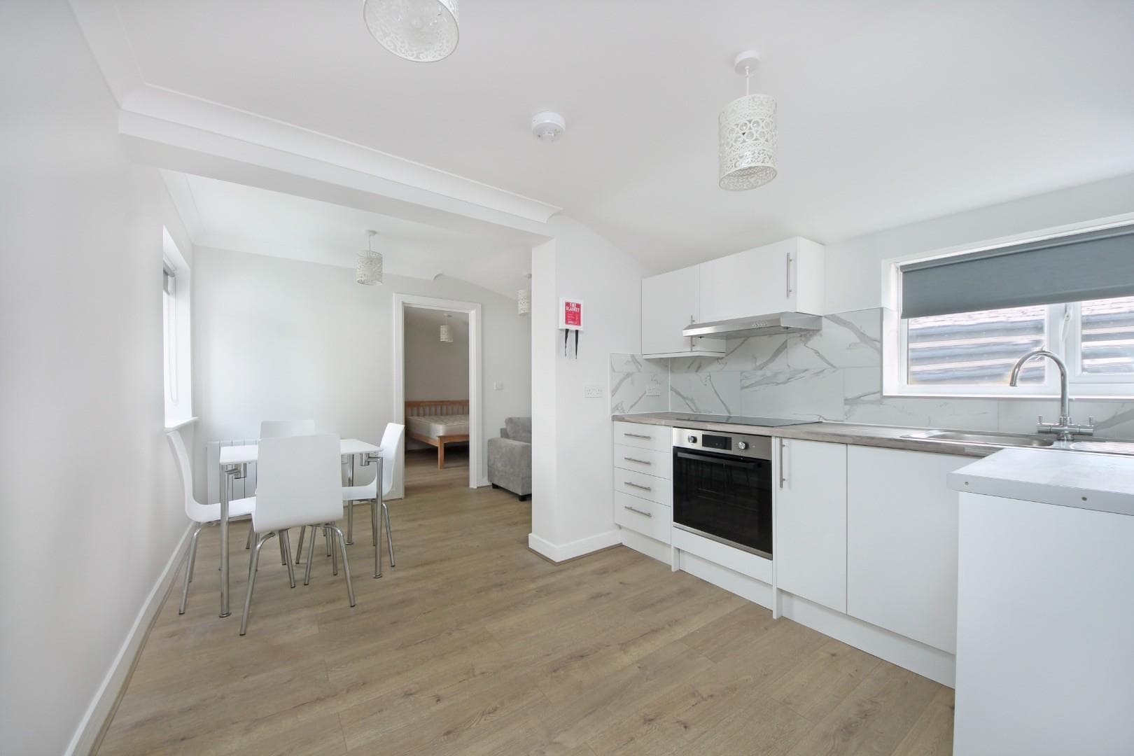 The Vale, W3
