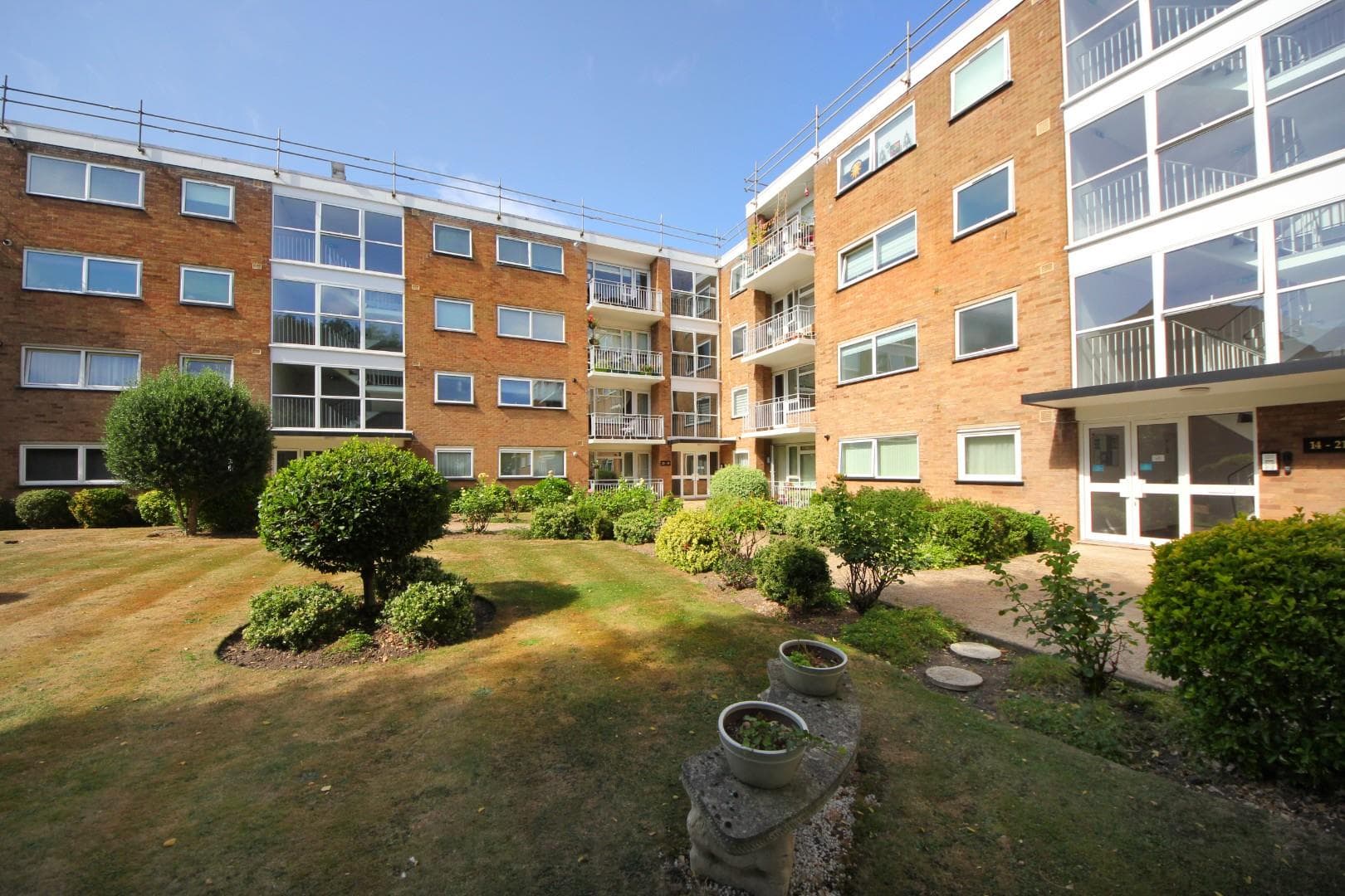 Perivale Lane, Perivale