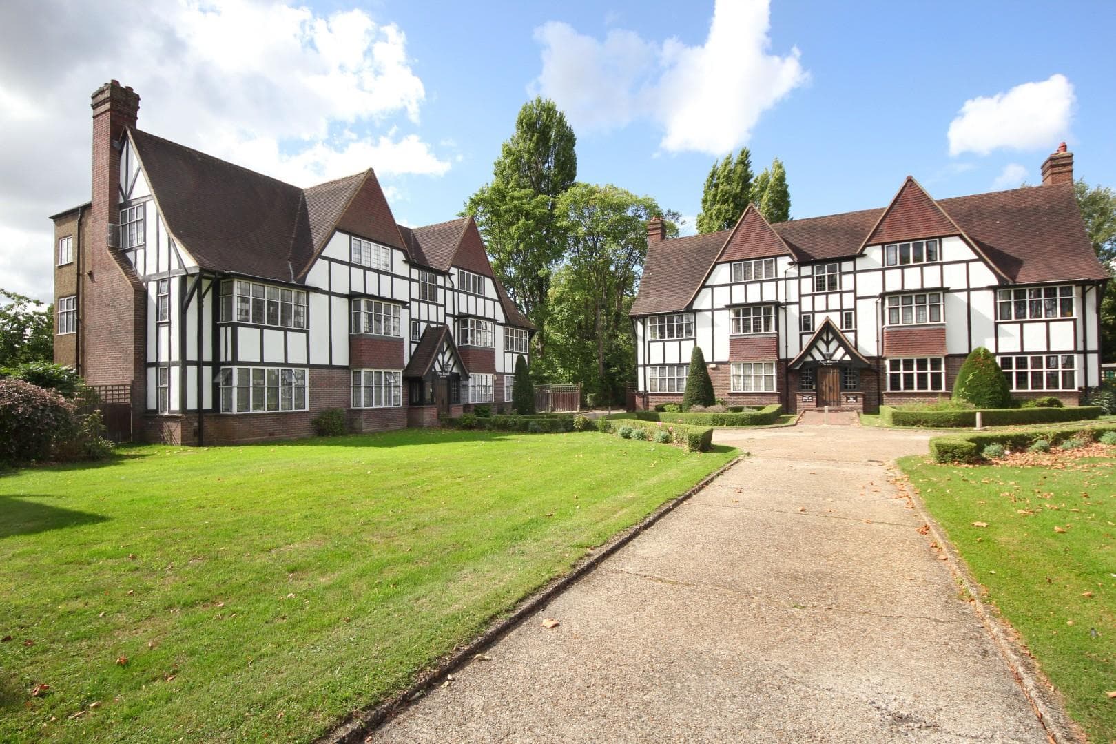 Monks Drive, W3
