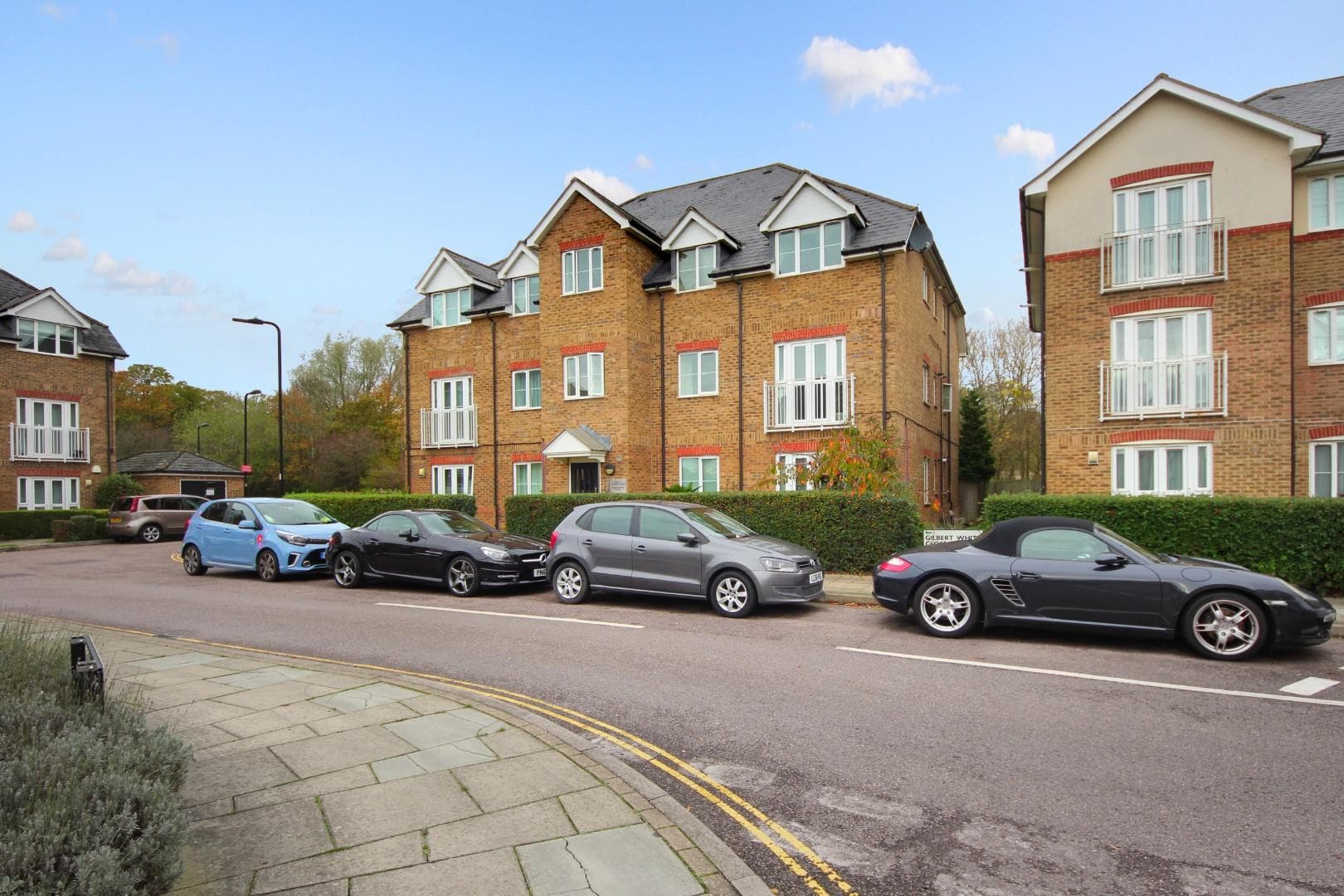 Gilbert White Close, UB6