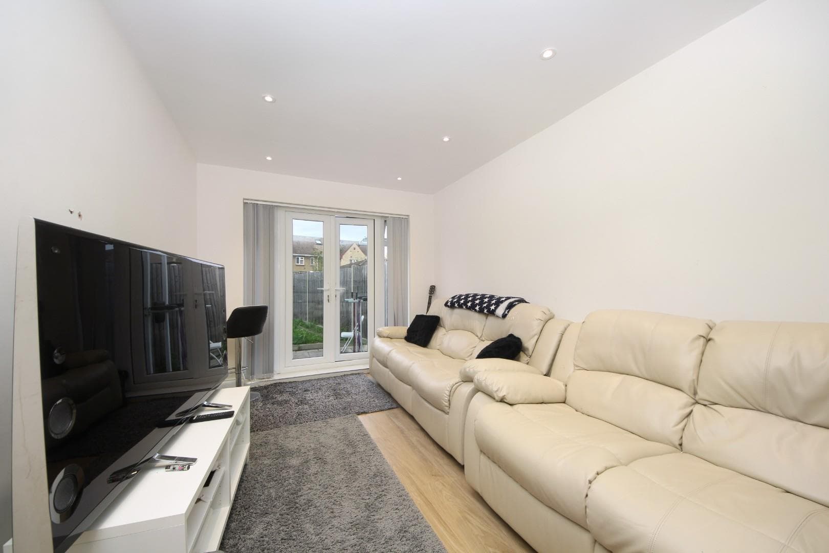 Crowther Avenue, TW8