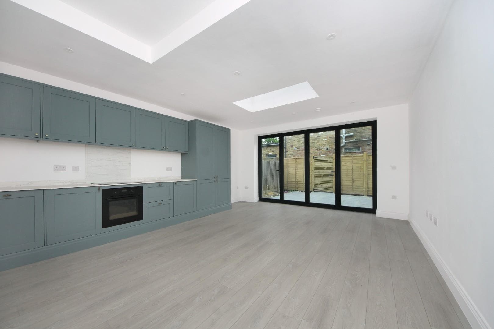 Northfield Avenue, W13