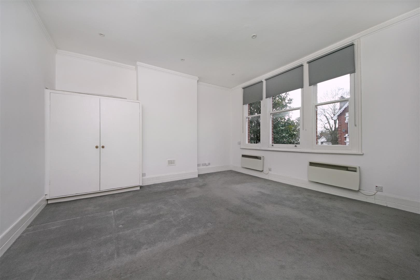 Avenue Crescent, W3